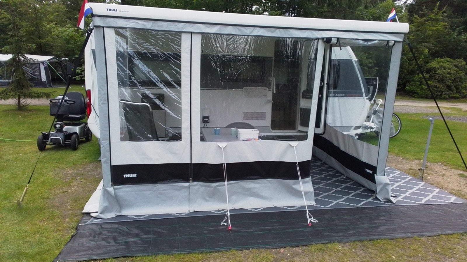 Thule G3 voorwand 350cm met zijwand G2 - z.g.a.n.  Prijs 475, Ophalen of Verzenden, Zo goed als nieuw, Thule
