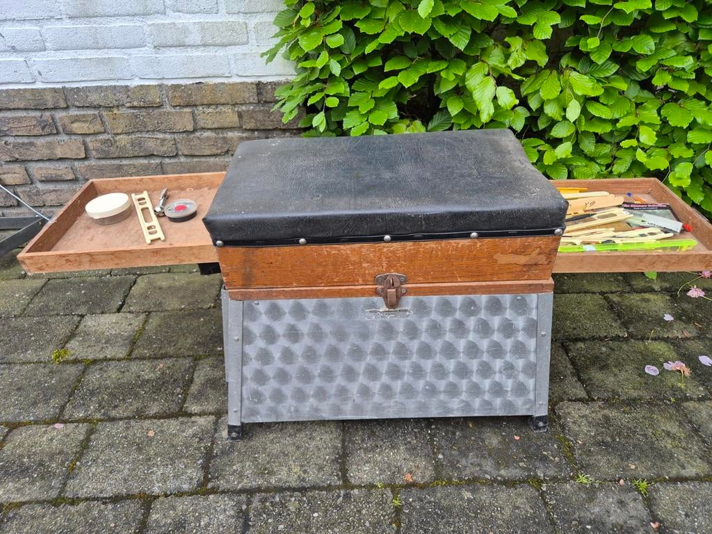 Viskoffer met toebehoren: hengelsteun, dobbers, lood, Ophalen, Gebruikt, Koffer of Tas