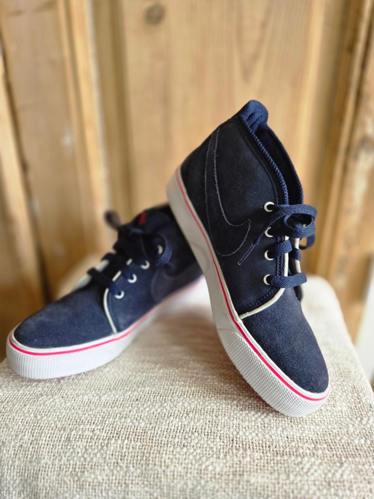 Nike Toki sneakers blauw suède maat 38.5 te koop, Kinderen en Baby's, Kinderkleding | Schoenen en Sokken, Meisje, Schoenen, Ophalen of Verzenden