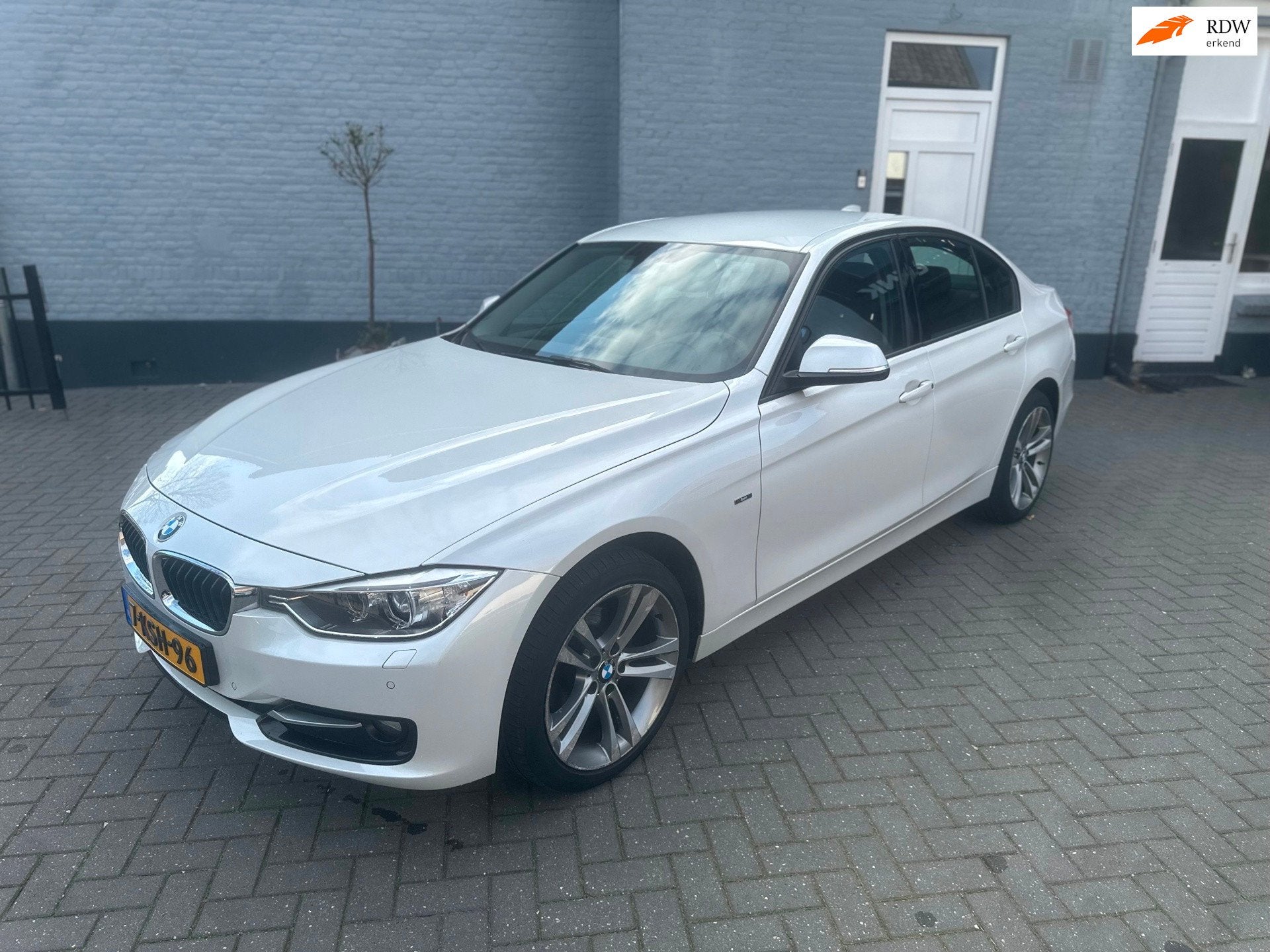 BMW 3-serie 316i | SPORTLINE | NAVI | XENON | CLIMA |, 1360 kg, Dealer onderhouden, Gebruikt, 4 cilinders