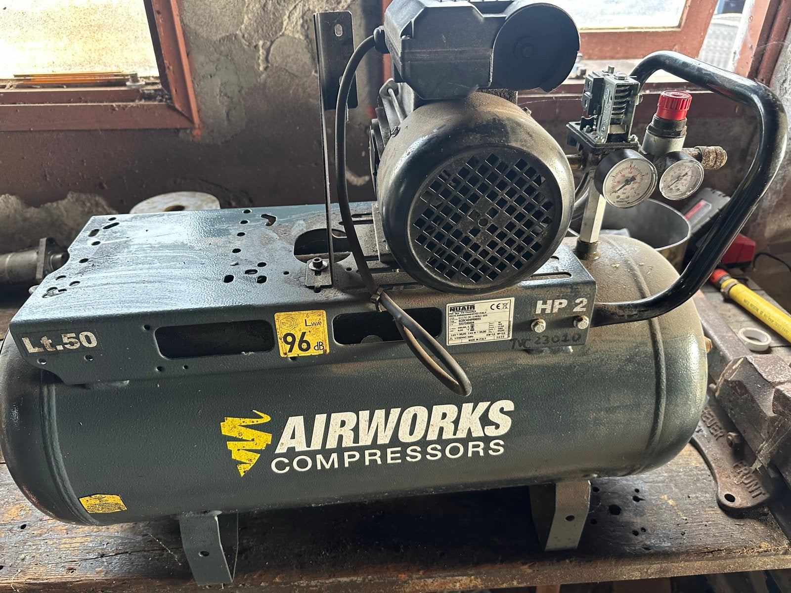 Compressor tank en elektromotor (zonder compressor), Ophalen, Gebruikt, 10 bar of meer, Minder dan 200 liter/min