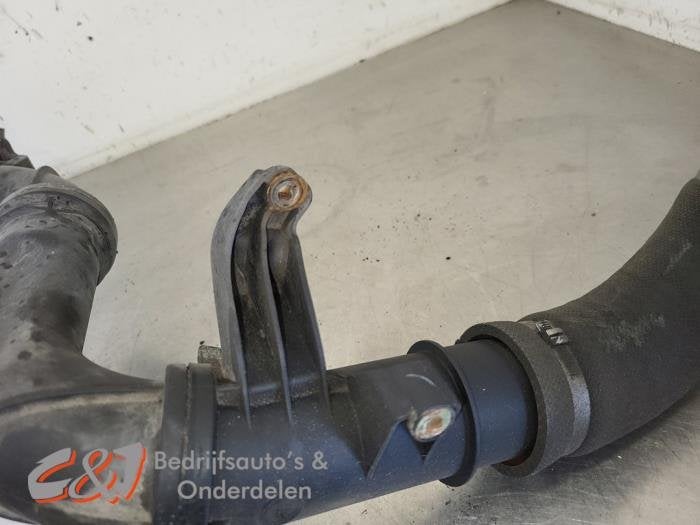 Intercooler Buis van een Opel Vivaro, Gebruikt, -, -, Ophalen of Verzenden