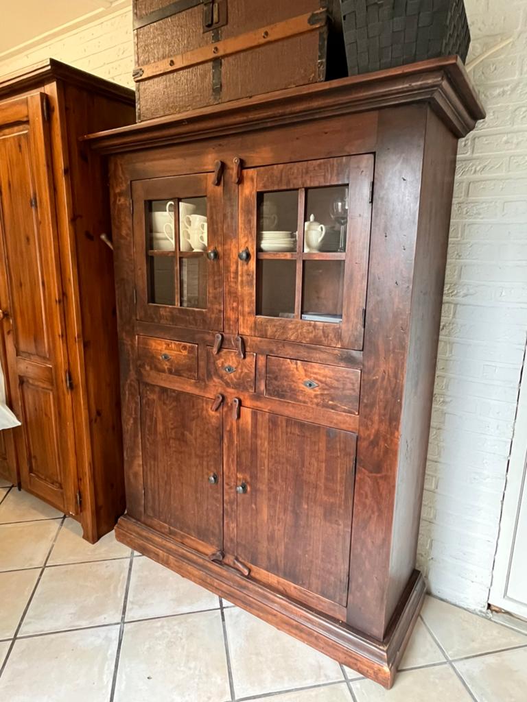 Fijne houten kast brocante., Ophalen