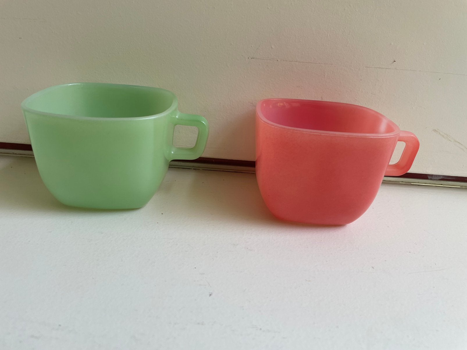 2 vintage Opale Arcopal kommen, Ophalen of Verzenden, Kom(men), Overige stijlen, Glas