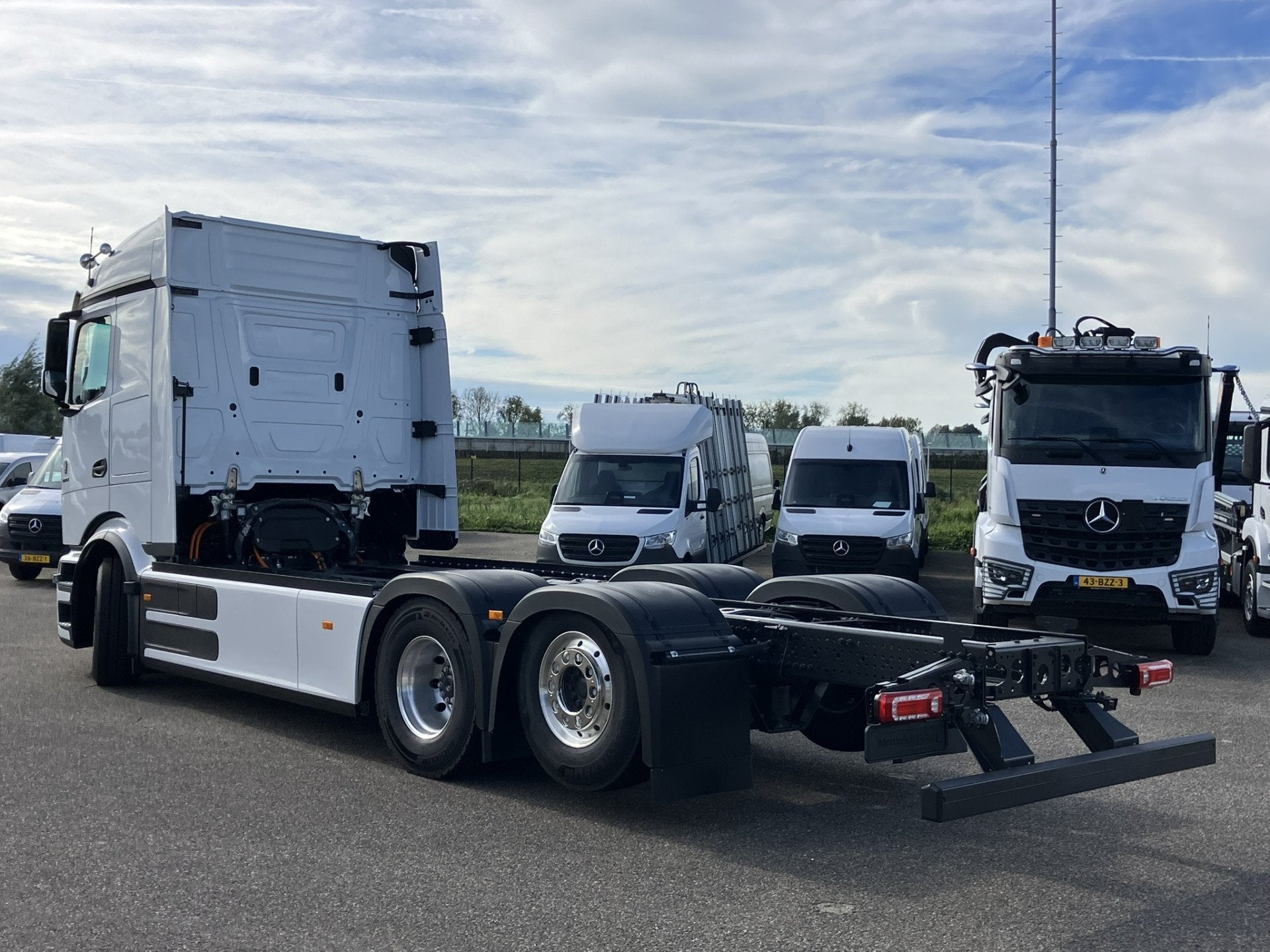 Mercedes-Benz eActros 600 L 6x2 Streamspace | wb4600 | niet, Auto's, Vrachtwagens, Stof, Zwart, Wit, Mercedes-Benz
