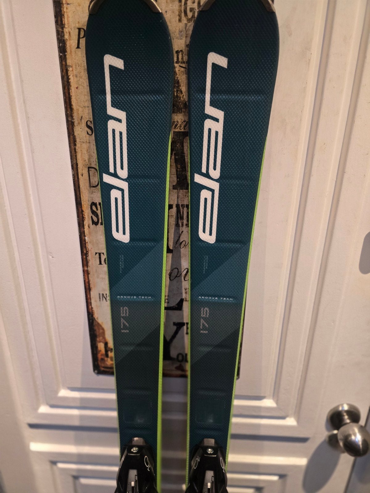 175cm ELAN ELEMENT RS ALL SNEUW CARVE SKIS