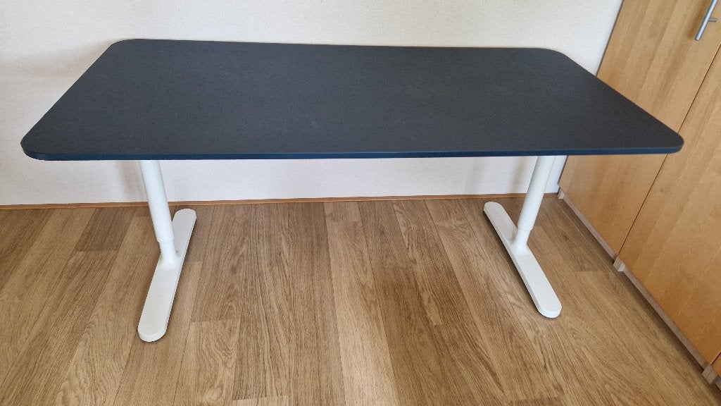 Ikea Bureau Bekant, Huis en Inrichting, Bureaus, Zo goed als nieuw, Overige typen, IKEA, Modern, Overige materialen, Blauw, In hoogte verstelbaar
