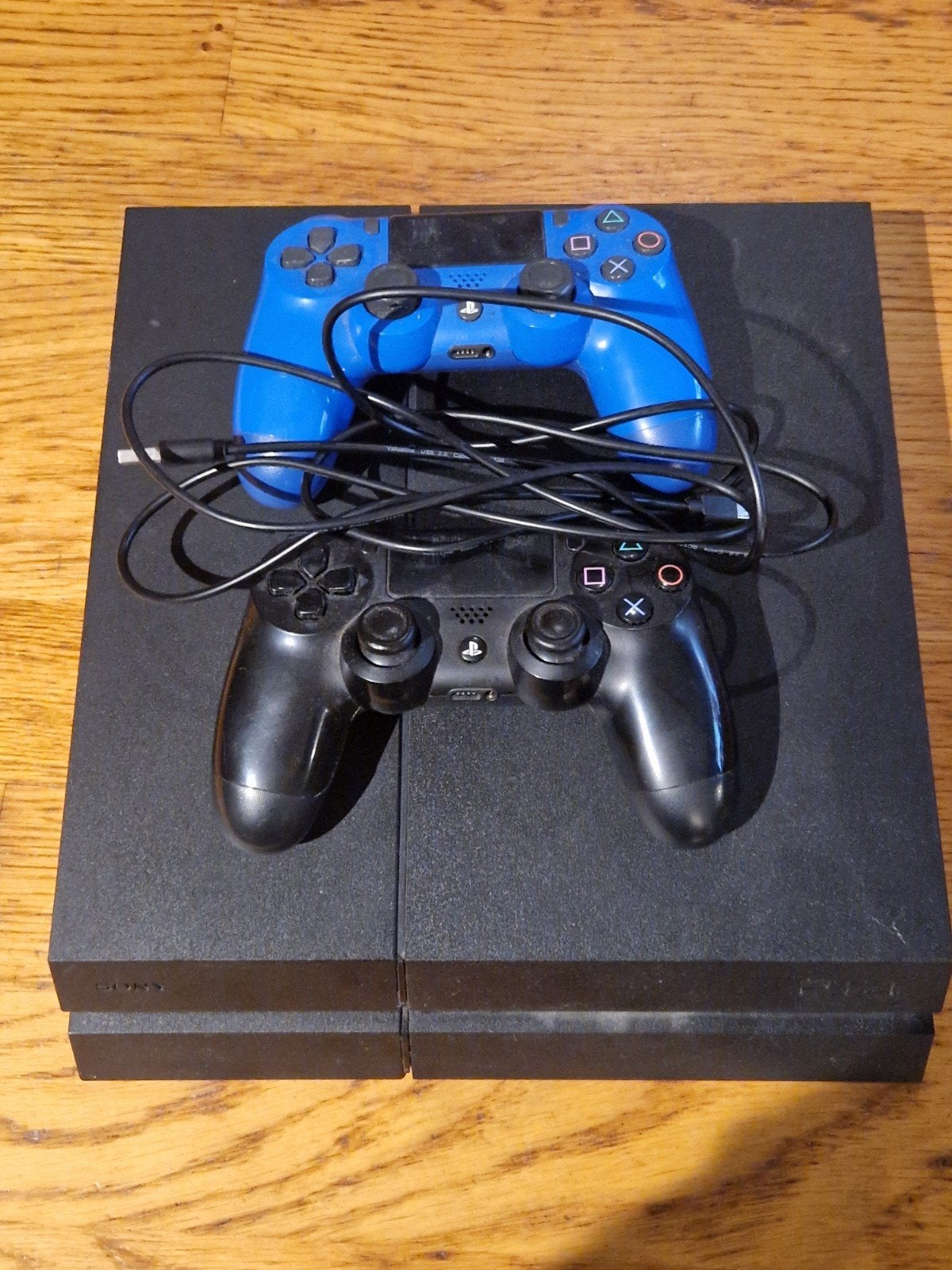 PlayStation 4 met 2 controllers, Spelcomputers en Games, Spelcomputers | Sony PlayStation 4, Ophalen of Verzenden, Gebruikt, Met 2 controllers