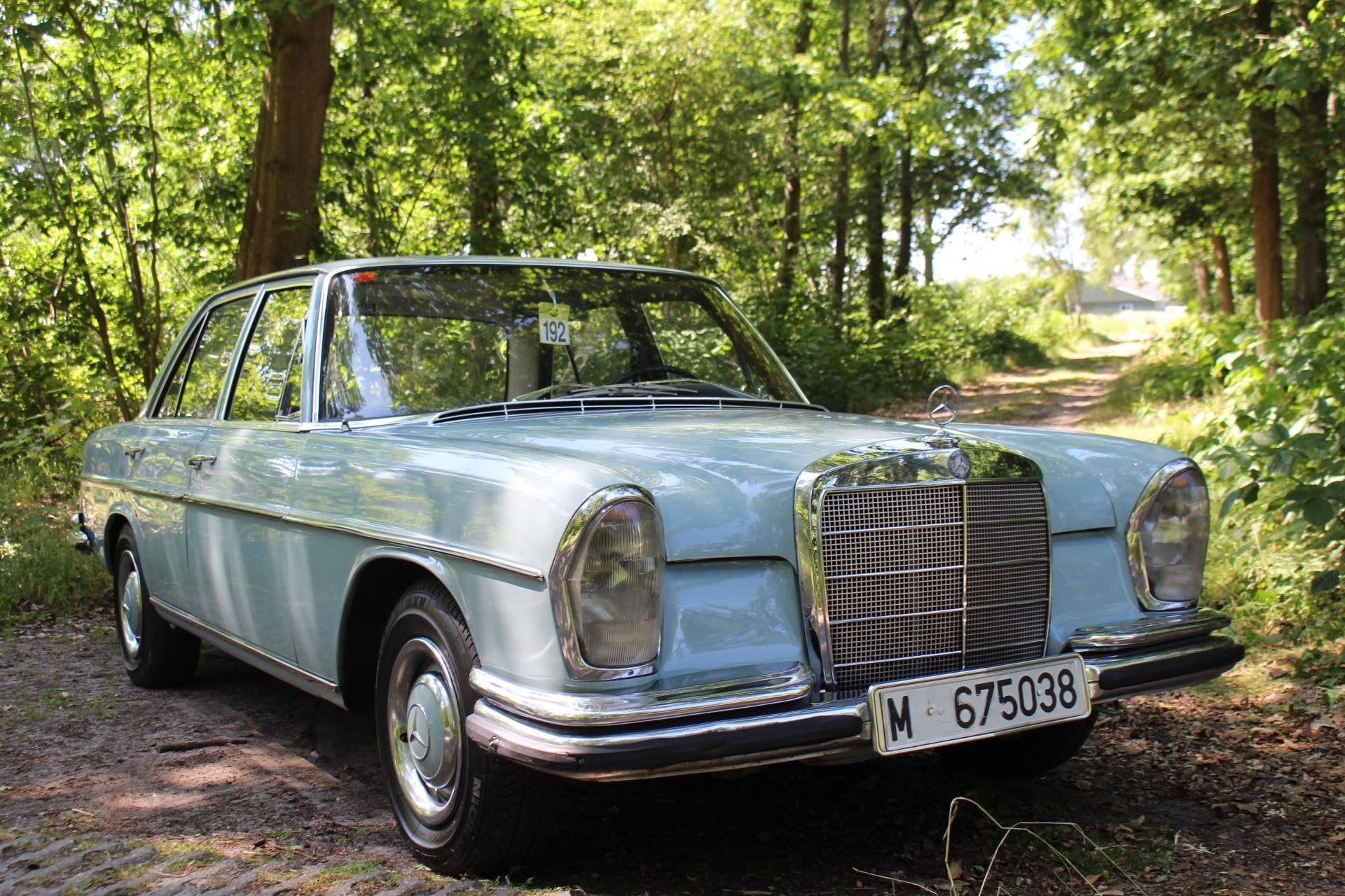 Mercedes-Benz 250SE W108 SERVO Limousine 6 cilinder NETTE AU, Auto's, Stof, Zwart, Overige carrosserieën, 150 pk