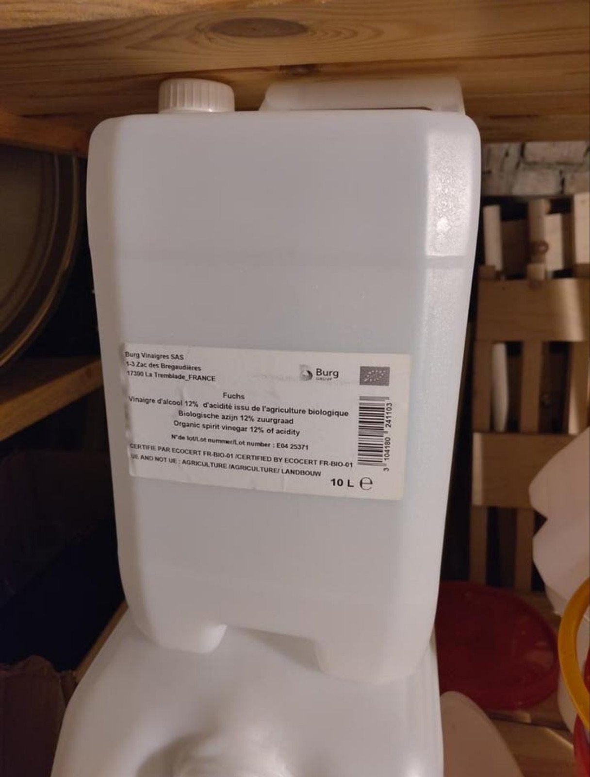 Gratis kunststof jerrycans (10L, 5L, 3L, soms 25L), Ophalen