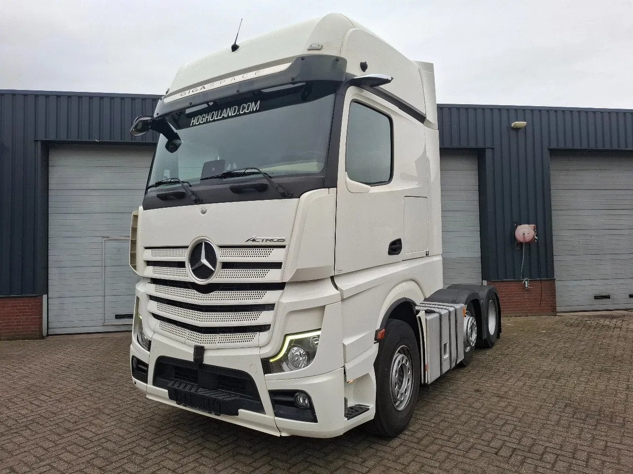 Mercedes-Benz Actros 2545 GIGASPACE 6X2 90918 (bj 2022), Auto's, Vrachtwagens, Automaat, Euro 6, Wit, Mercedes-Benz
