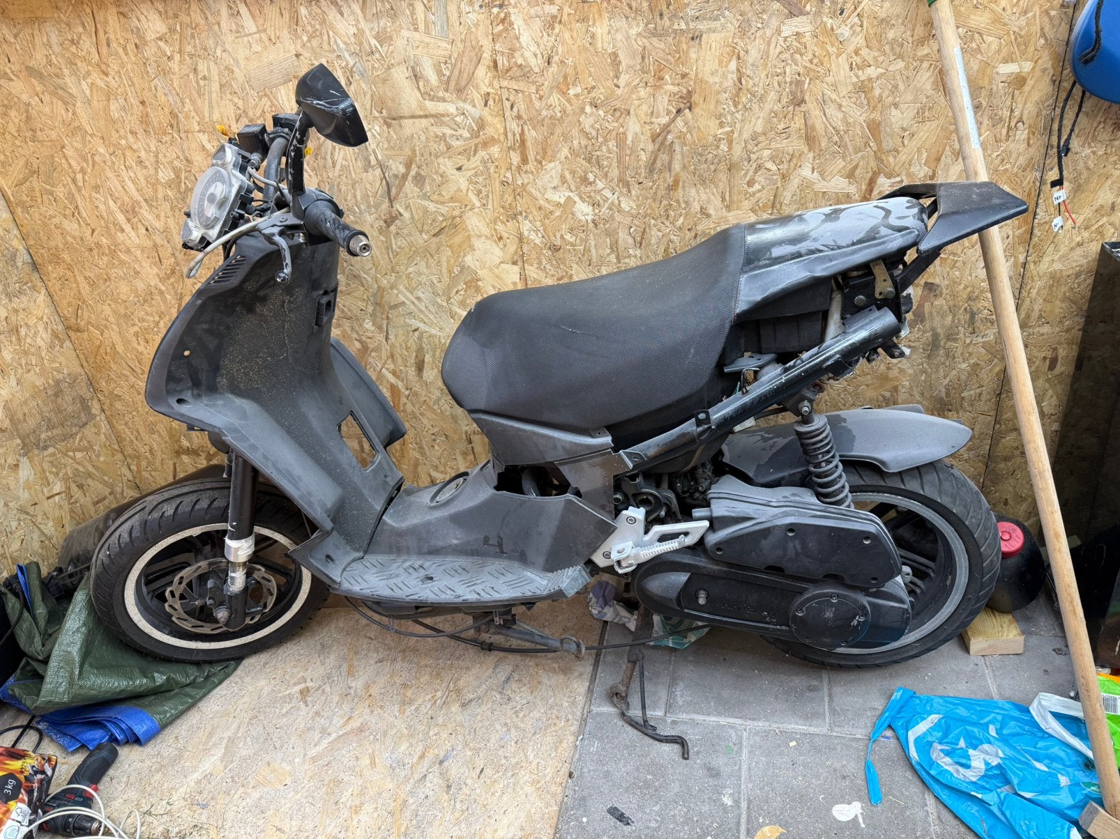 Speedfight 3 2t geel kenteken project, Fietsen en Brommers, Ophalen, Zo goed als nieuw, Benzine, Overige modellen