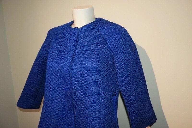 Moncler kobalt blauwe jas apart model langer deel onder S, Moncler, Zo goed als nieuw, Maat 36 (S), Verzenden