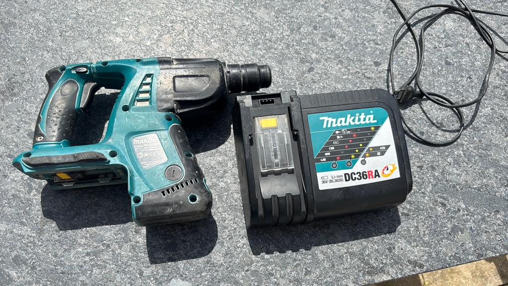 Makita BHR261 Boorhamer 36V (Zonder accu), Doe-het-zelf en Verbouw, Gereedschap | Boormachines, Ophalen, Boor- en/of Breekhamer