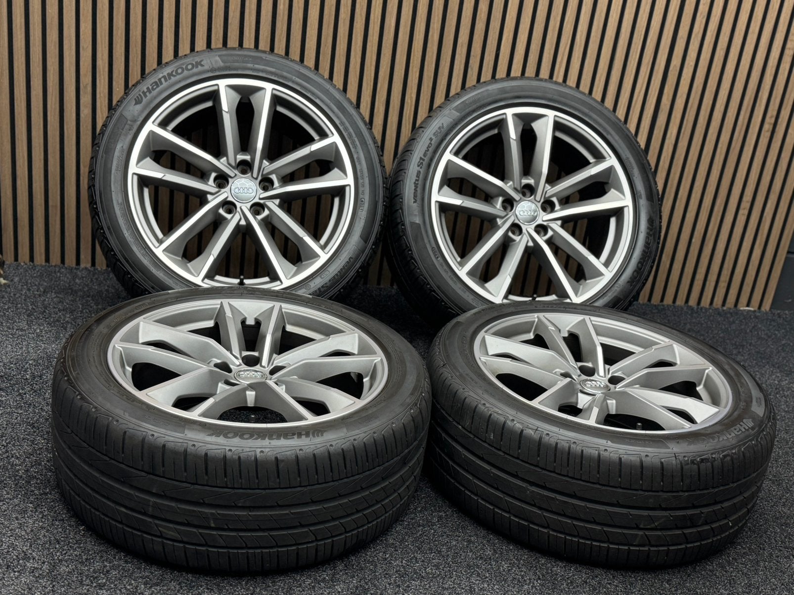 ZGAN! Originele 19 inch Audi Q3 83A 5x112 ET38 Hankook AO, Auto-onderdelen, 255 mm, ., Banden en Velgen, .