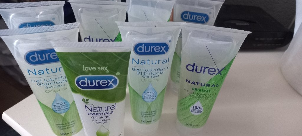 11 nieuwe tubes (100ml) Durex Naturel glijmiddel - nieuw, Ophalen of Verzenden, Nieuw, Bodylotion, Crème of Olie