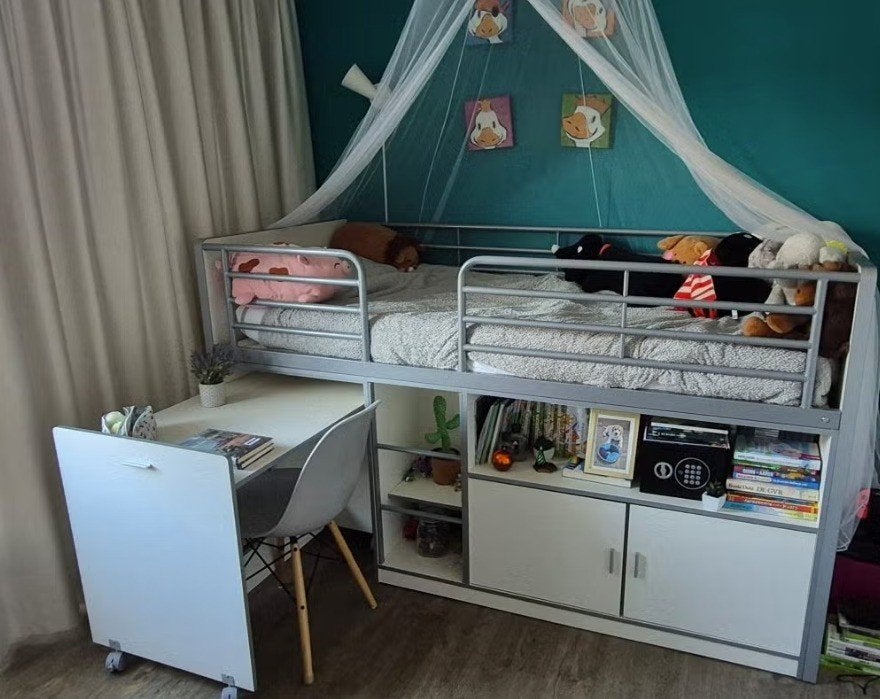 Foto 8 van Halfhoogslaper 90x200 met bureau en evt matras - MOET WEG!!