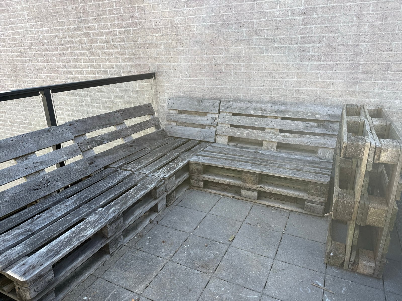 Palletbank met losse pallet, 3 jaar oud, Ophalen, Gebruikt, Hout