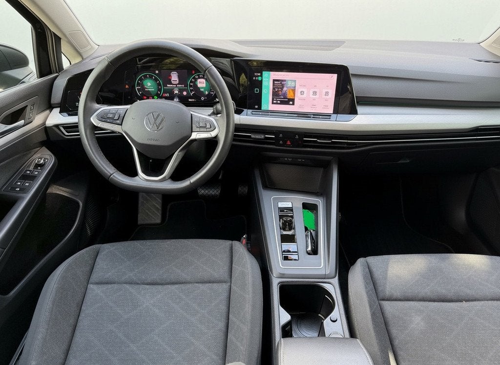 Volkswagen Golf 1.0 eTSI AUTOMAAT Life, achteruitrijcamera,, Gebruikt, Euro 6, Origineel Nederlands, Bedrijf
