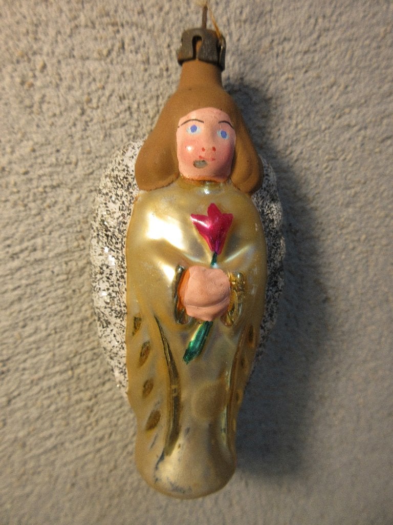 Antieke kerstbal sovjet russisch meisje met bloem, Diversen, Ophalen of Verzenden