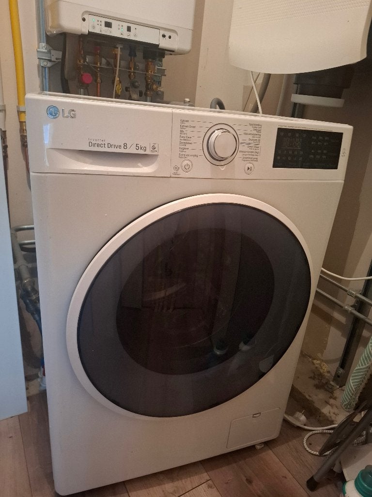 LG F4J6TM0W Washer-Dryer – 8kg Wash / 5kg Dry, Witgoed en Apparatuur, Ophalen, Gebruikt, Energieklasse A of zuiniger, Voorlader