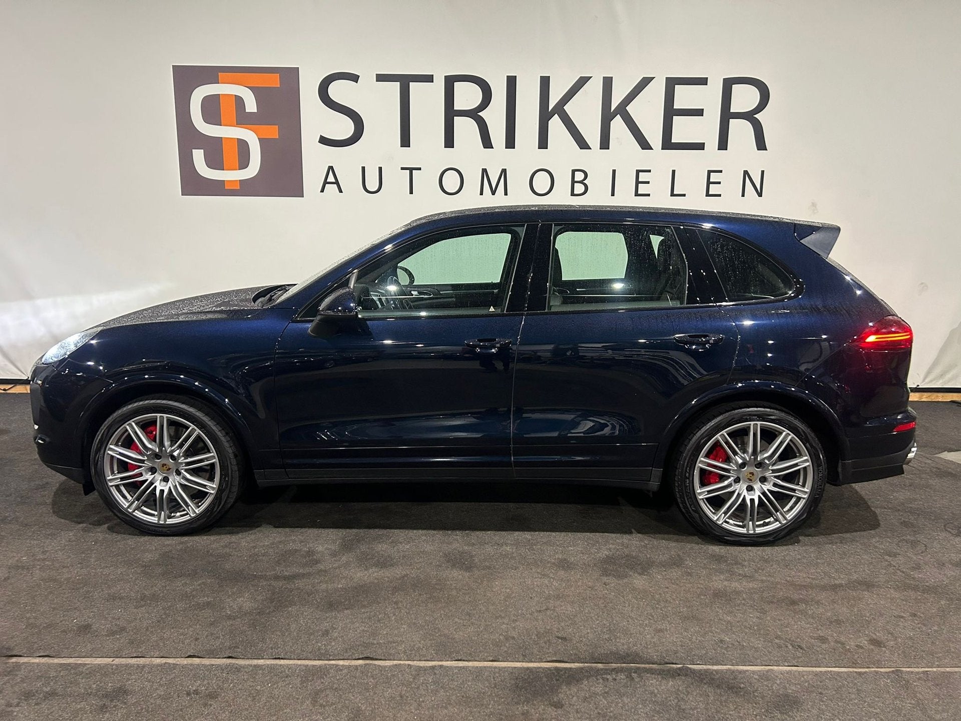 Porsche Cayenne 4.8 Turbo, Automaat, Cayenne, Gebruikt, Blauw