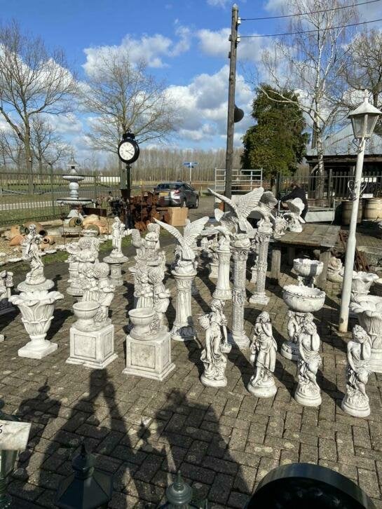 Tuinbeelden en zonnewijzers te koop., Tuin en Terras, Tuinbeelden, Ophalen, Handelsondernemingdeeekhoorn@hotmail.com, Nieuw, De Eekhoorn