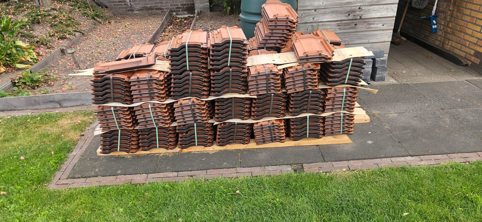 Nelskamp F14 Zwart Engobe Dakpannen - Nieuw (240 stuks), Ophalen, Steen of Klei, Zwart, Nieuw