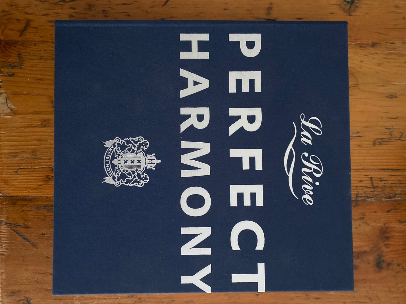 Perfect Harmony - La Rive Amstel Hotel Boek, Boeken, Ophalen of Verzenden, Zo goed als nieuw