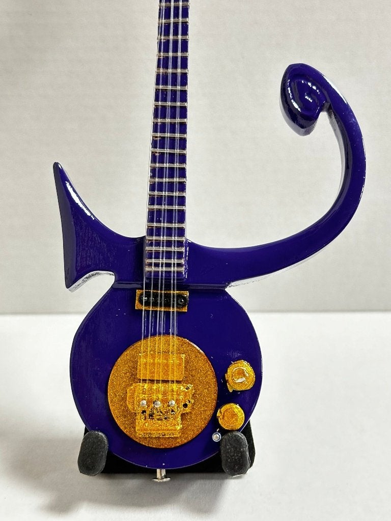 Price Purple gitaar van hout mini 15cm miniatuur gitaar deco, Info@deconoord.nl, Deco Noord, Nieuw, Ophalen of Verzenden