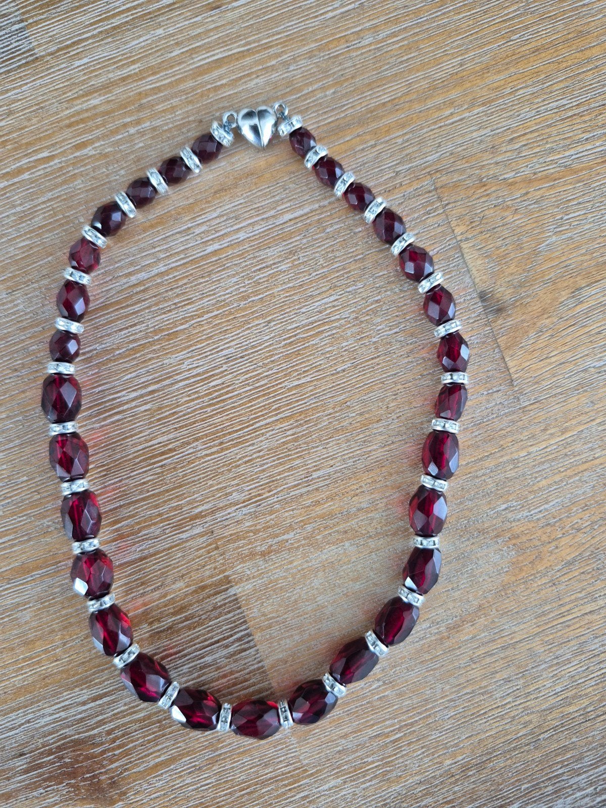 Elegante rode osmanli ates kralenketting met strass details, Overige materialen, Ophalen of Verzenden, Zo goed als nieuw, Rood