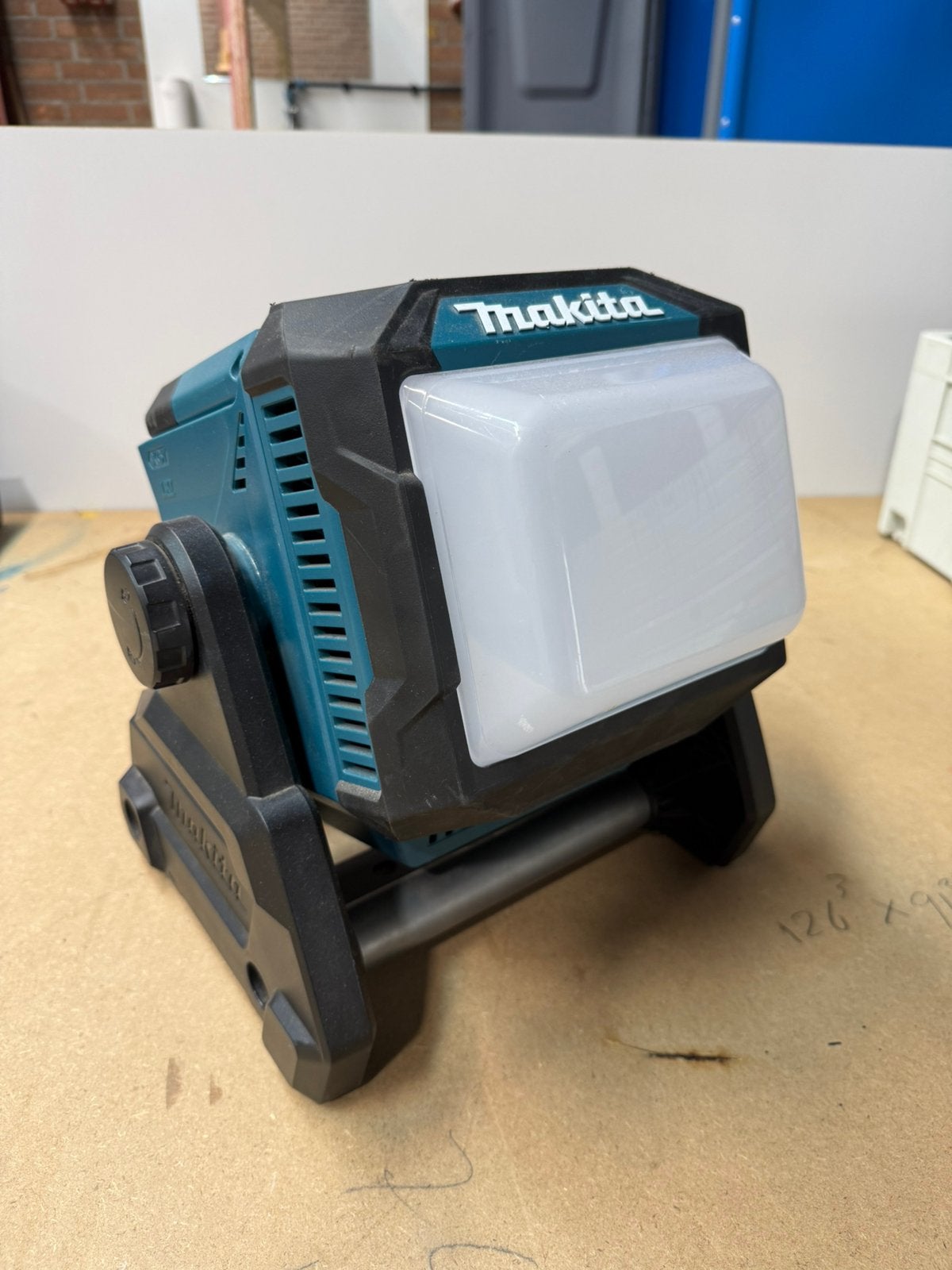 Makita DEAML005G accu Led Bouwlamp, Ophalen of Verzenden, Zo goed als nieuw, Minder dan 50 watt, Lamp