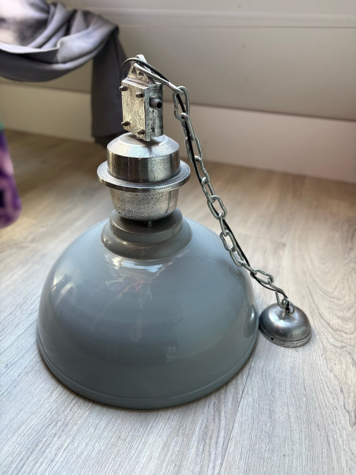 Gratis: Grijze industriële hanglamp - Diameter 51 cm, Ophalen, Gebruikt, Metaal