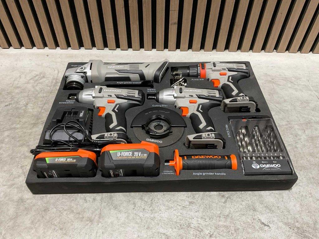 Daewoo u-force 4 in 1 accu gereedschapsset in lade nieuw ‼️, Ophalen, Nieuw, 600 watt of meer, Boor- en Schroefmachine