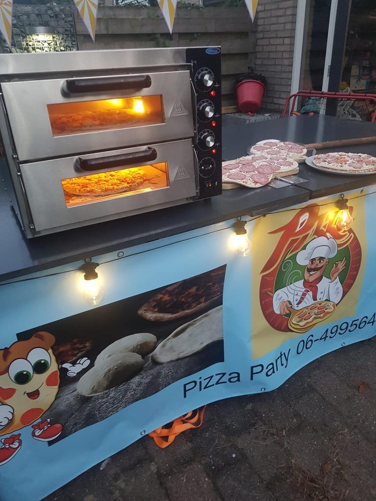 Pizzaoven voor een kinderfeest of tuinparty Huren?, Ophalen of Verzenden, Zo goed als nieuw