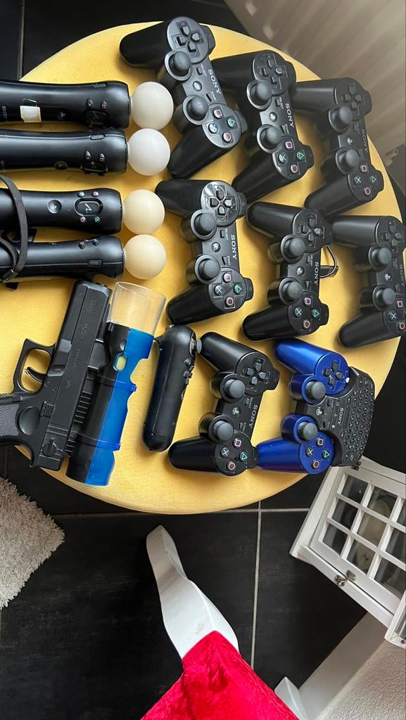 PlayStation 3 controllers en Move controllers ps4, 2 spelers, Ophalen of Verzenden, Zo goed als nieuw, Vanaf 3 jaar