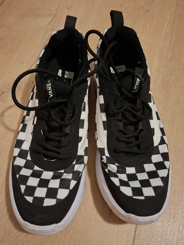 Vans sneakers zwart wit geblokt - zo goed als nieuw, Kleding | Dames, Zwart, Ophalen of Verzenden, Vans, Sneakers of Gympen