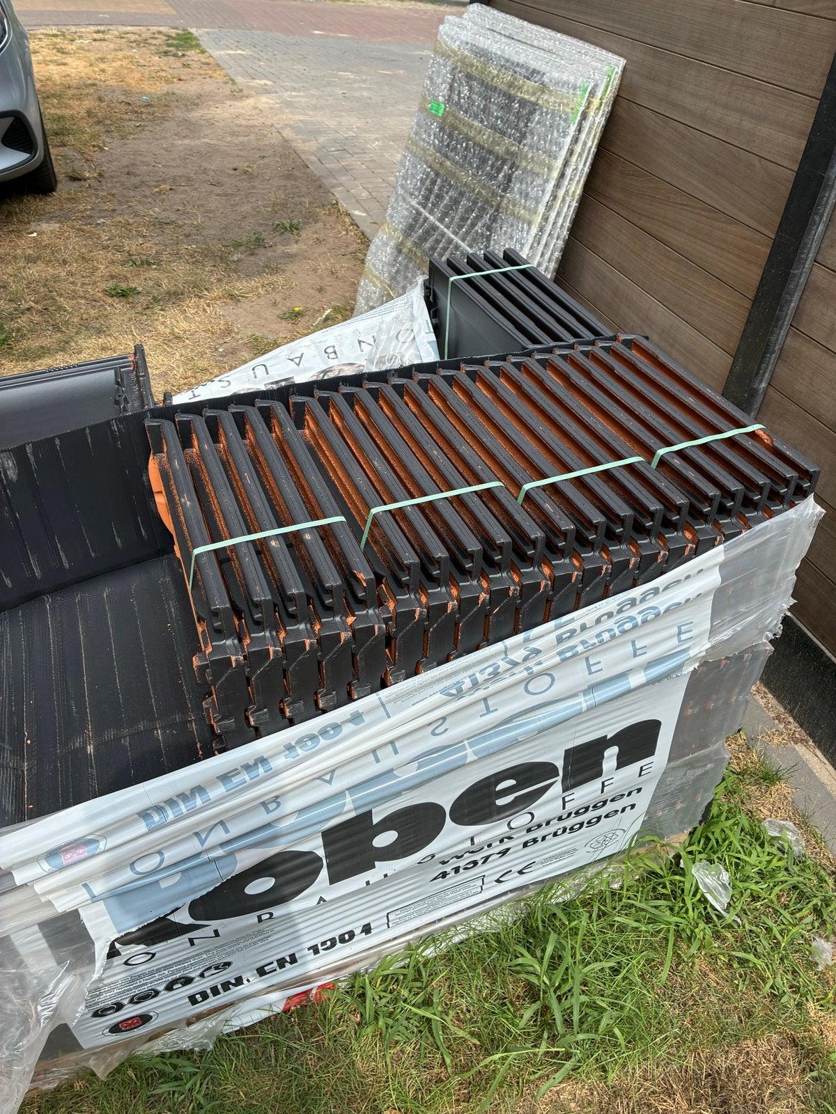 Röben Rheinland Dakpannen - Antraciet, Ophalen, Steen of Klei, Nieuw, 15 m² of meer