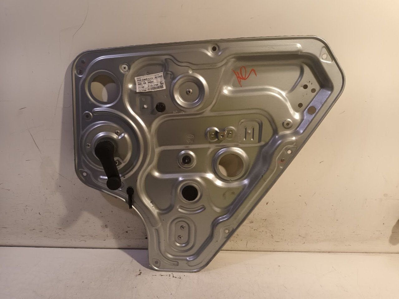 Raammechaniek rechts achter Kia Venga, Onderdelen@venauto.nl, Van der Ven Autorecycling B.V., Ettenseweg 76, 4706 PB Roosendaal, The Netherlands