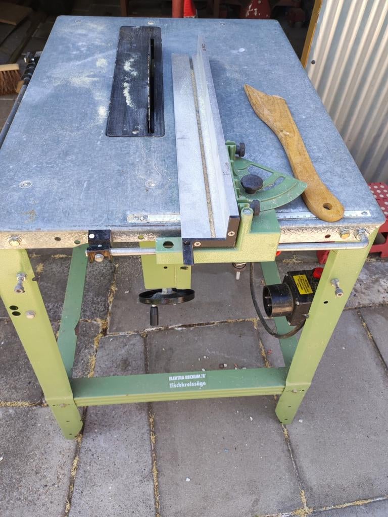 Zaagtafel, Doe-het-zelf en Verbouw, Gereedschap | Zaagmachines, Ophalen of Verzenden, 1200 watt of meer, Cirkelzaag, 30 tot 70 mm