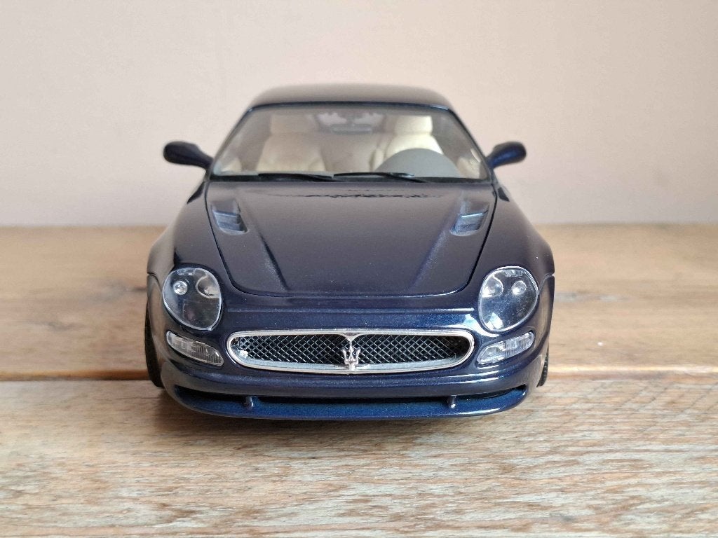 Maserati 3200GT Bburago, Hobby en Vrije tijd, Ophalen of Verzenden, Zo goed als nieuw, Auto, Bburago
