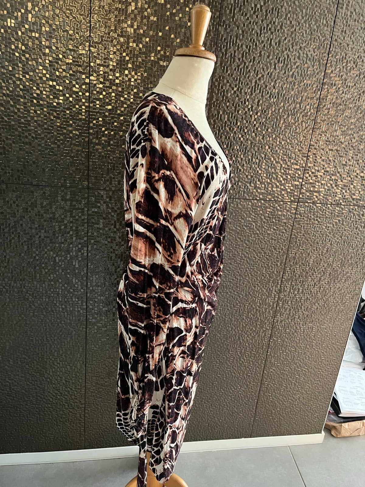 Nicowa Jurk met Dierenprint - Maat 42, Kleding | Dames, Bruin, Verzenden, Maat 42/44 (L), Zo goed als nieuw