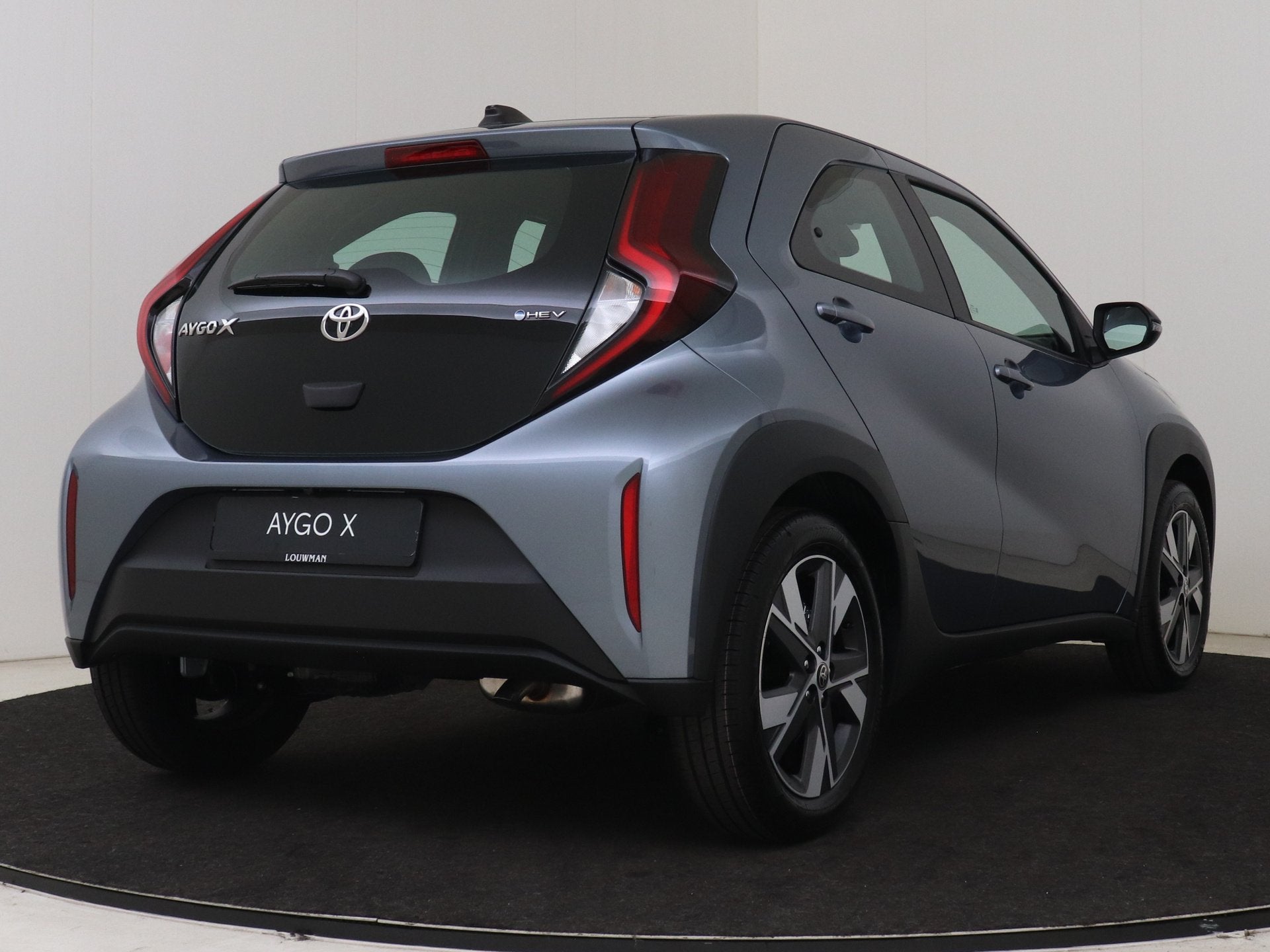 Toyota Aygo X Hybrid 115 play Go Pack | DEMO & DIRECT LEVERB, Stof, Zwart, 4 stoelen, 116 pk