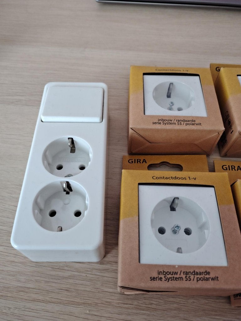 Gira stopcontacten en schakelaars - Nieuw en gebruikt, Ophalen of Verzenden, Nieuw, Gira, Overige typen