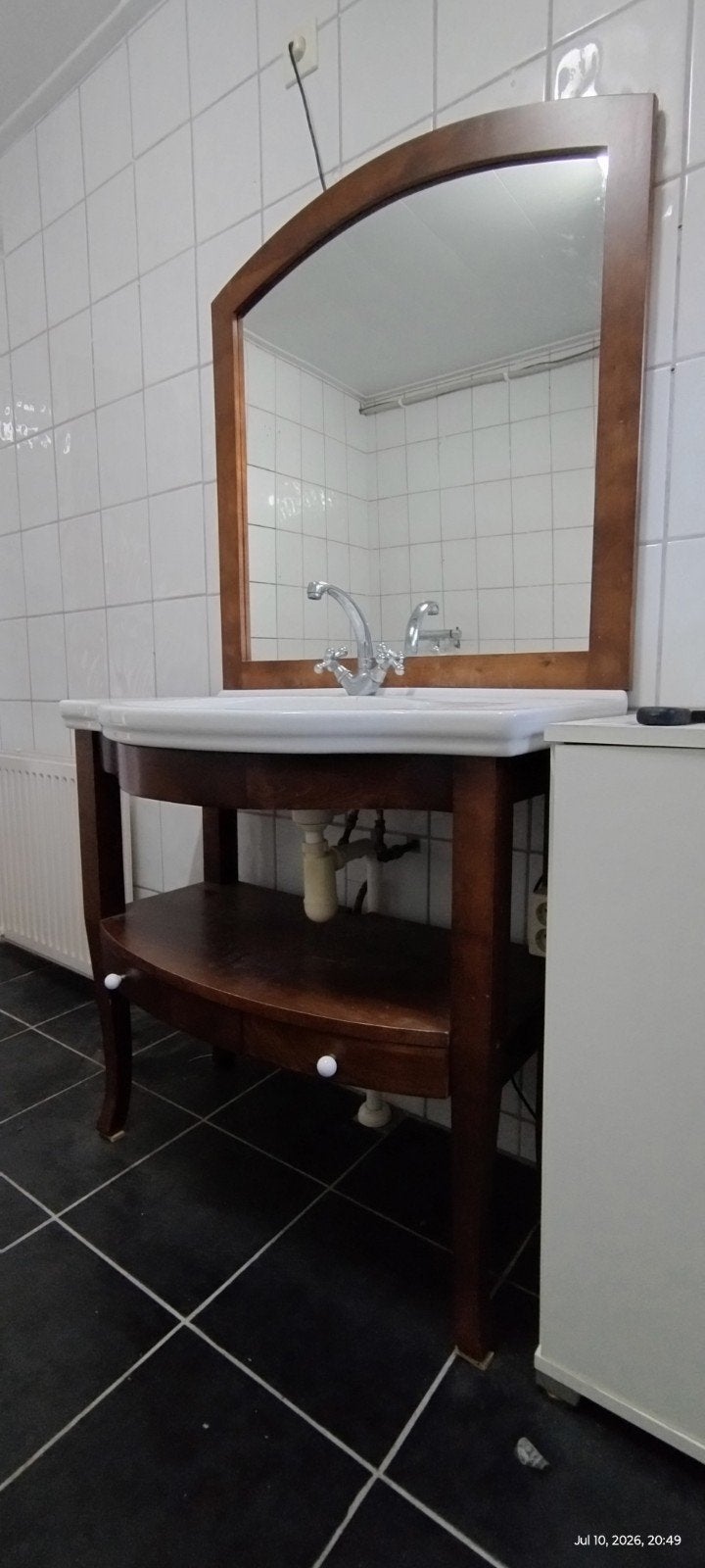Gratis badkamermeubel en spiegel, Huis en Inrichting, Badkamer | Badkamermeubels, Ophalen, (Half)hoge kast, Gebruikt, 50 tot 100 cm
