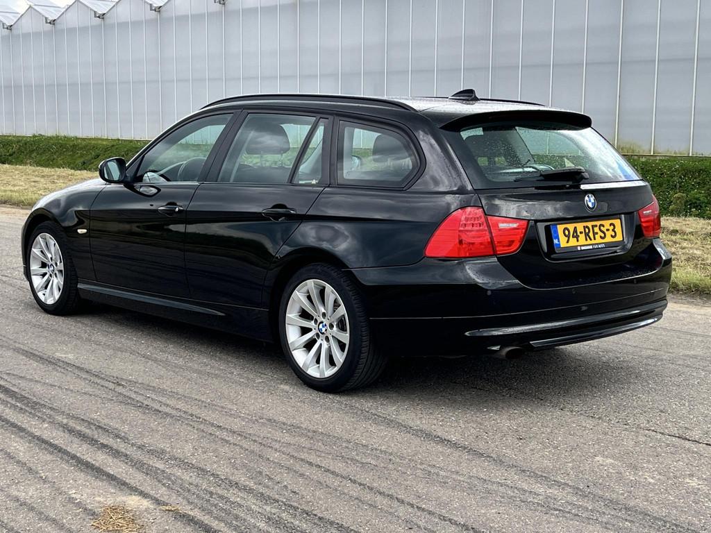 BMW 3-serie Touring 318i Corporate Lease Luxury Line, Auto's, BMW, Euro 5, Zwart, 4 cilinders, Zwart