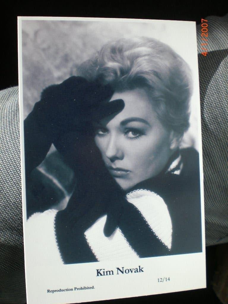 kaart Kim Novak 6, Ophalen of Verzenden, 1980 tot heden, Ongelopen, Sterren en Beroemdheden