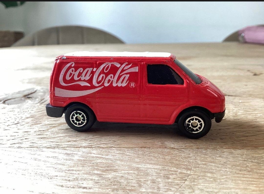 Maisto Edocar VW Caravelle T4 Coca-Cola Bestelbus Modelauto, Ophalen of Verzenden, Gebruikt, Auto