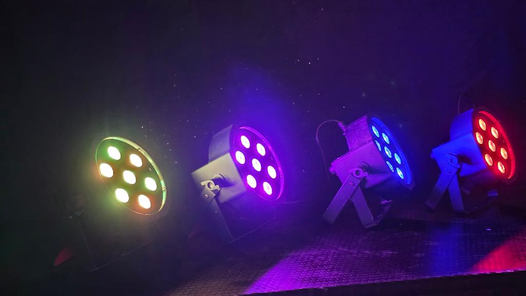 Ayra ComPar 20 RGB LED spot — 16 stuks beschikbaar, Ophalen of Verzenden, Zo goed als nieuw, Licht, Geluidgestuurd