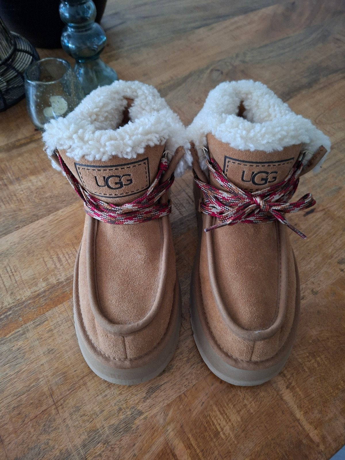 UGG, Ophalen of Verzenden, Nieuw, Pantoffels of Sloffen